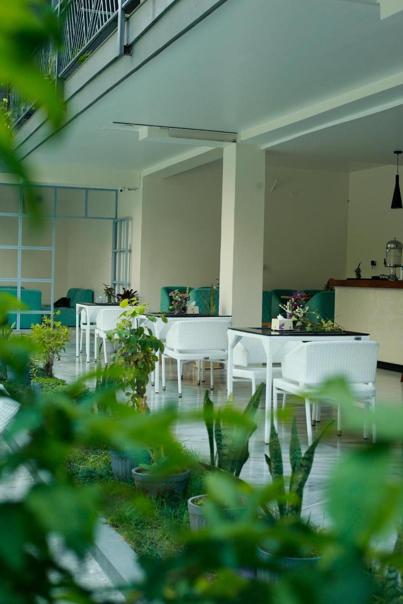 Hotel Swapna Bagh- Your Place Pokhara Extérieur photo